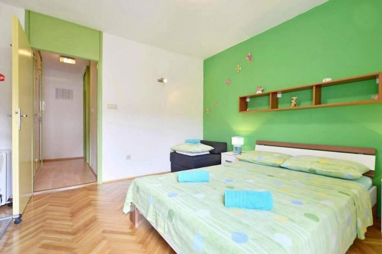 Apartment Vicko Omiš Exterior foto